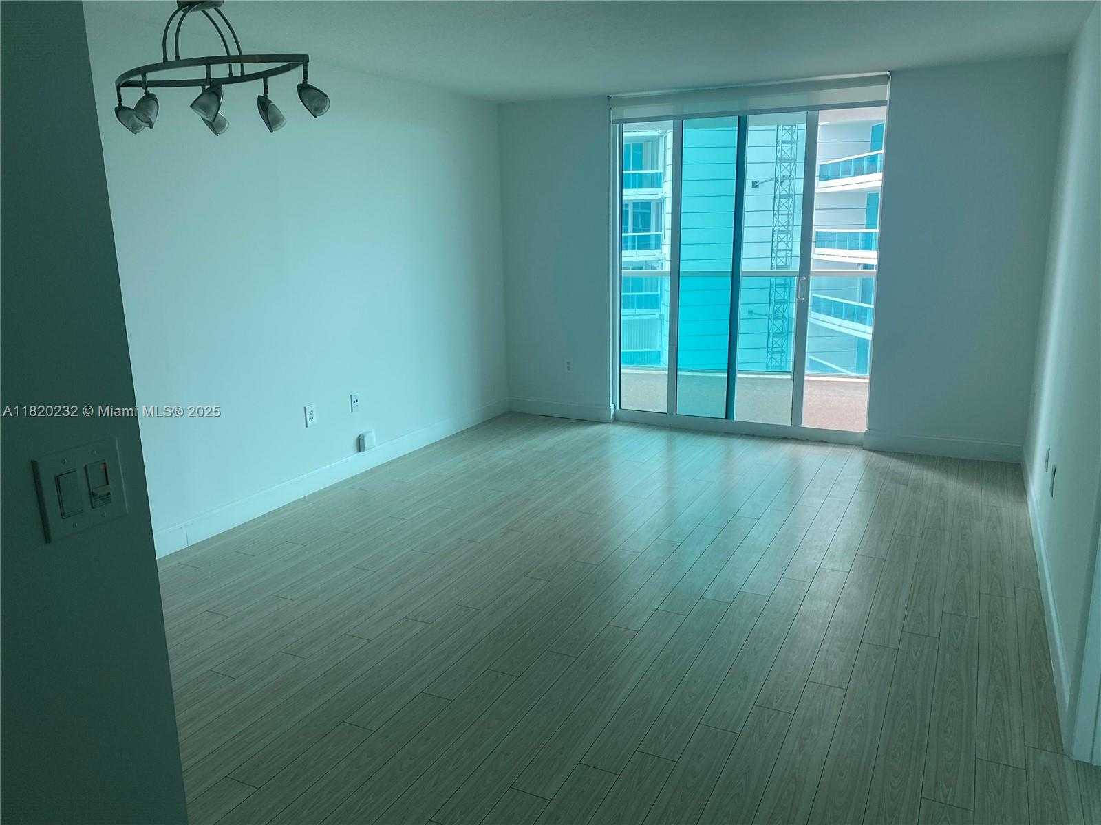Small Image of 2101 BRICKELL AVE #2209, Miami Number 2
