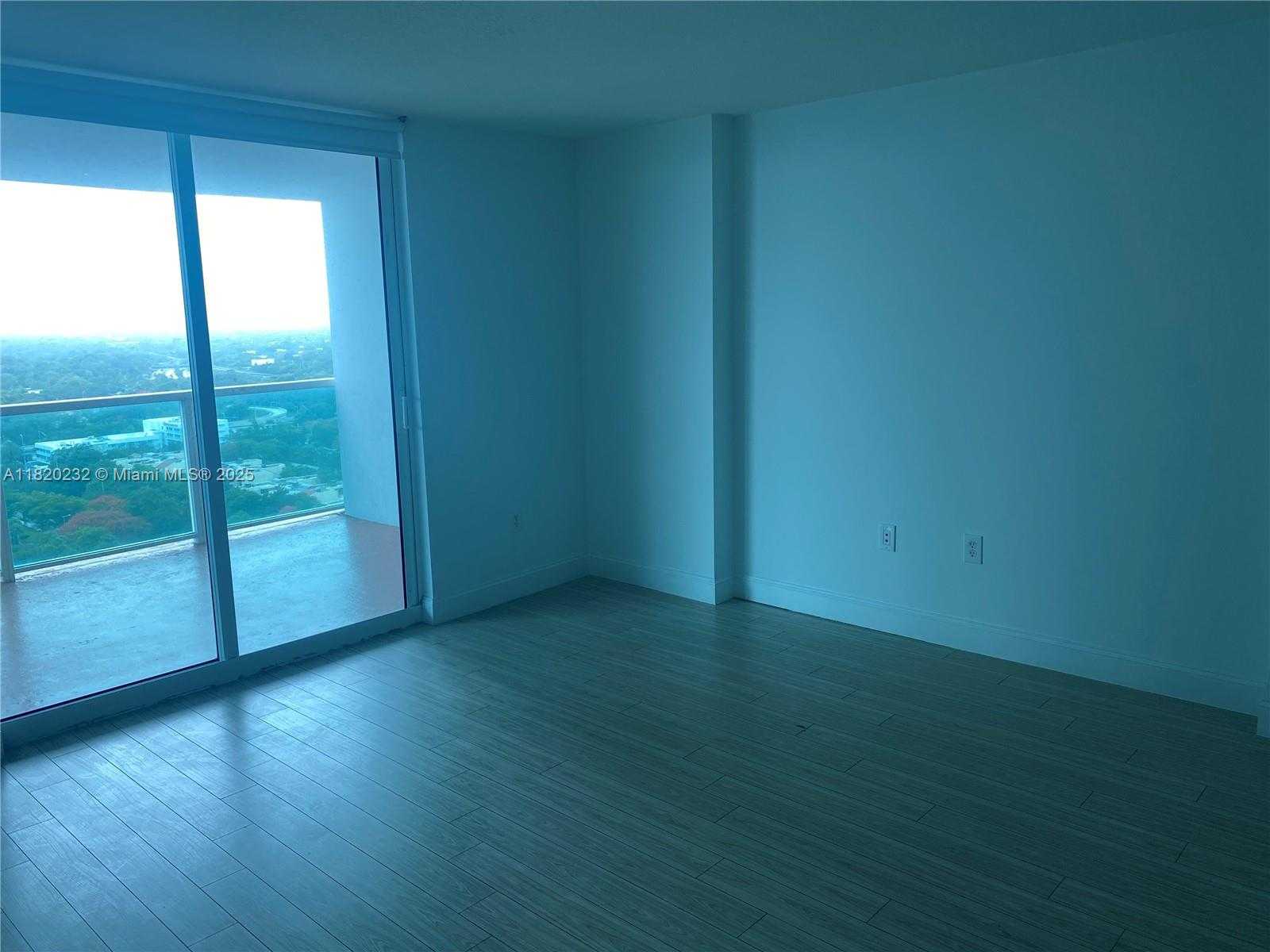 Small Image of 2101 BRICKELL AVE #2209, Miami Number 4