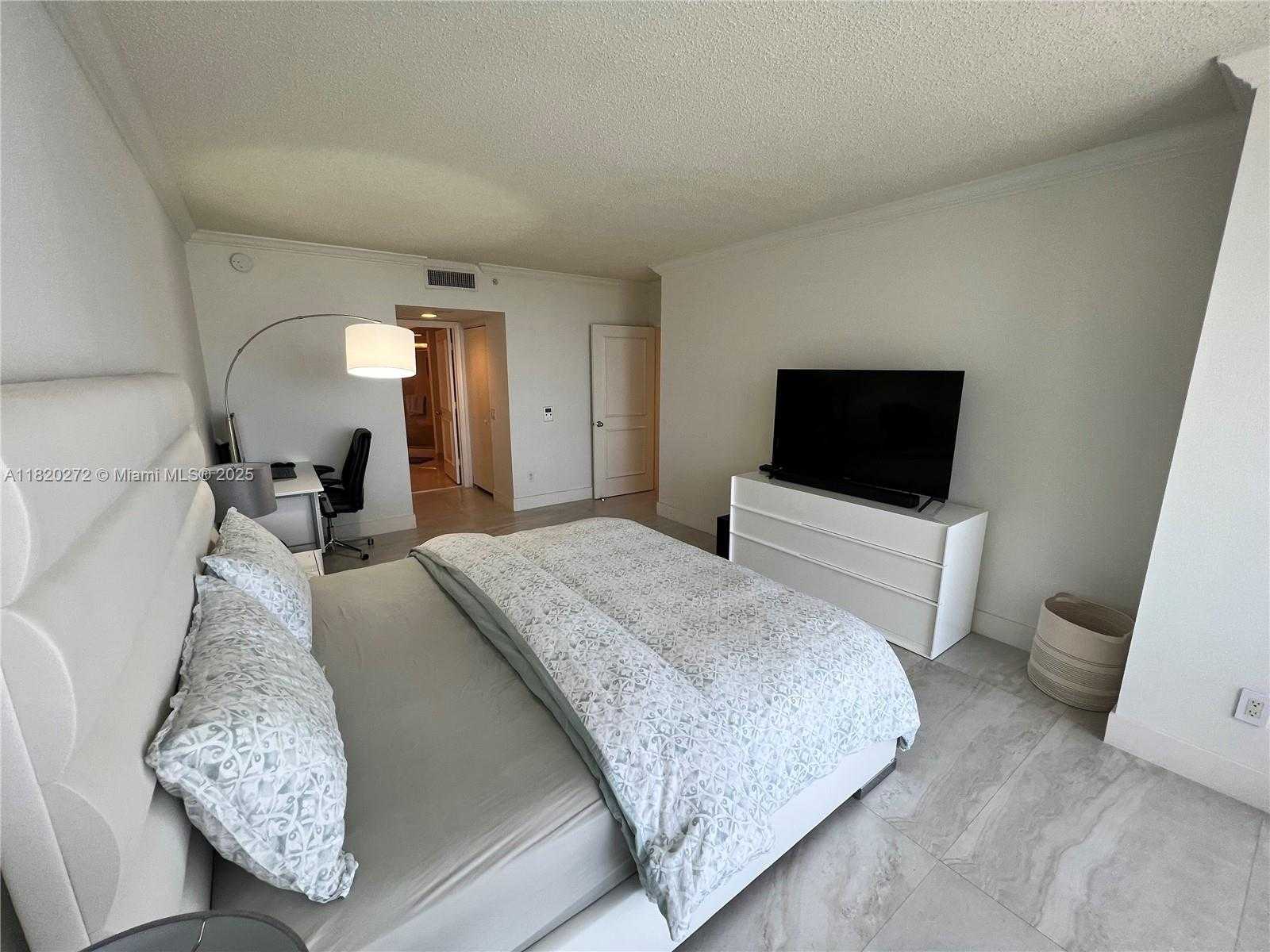 Small Image of 21055 NORTH WEST YACHT CLUB DR #1505, Aventura Number 27