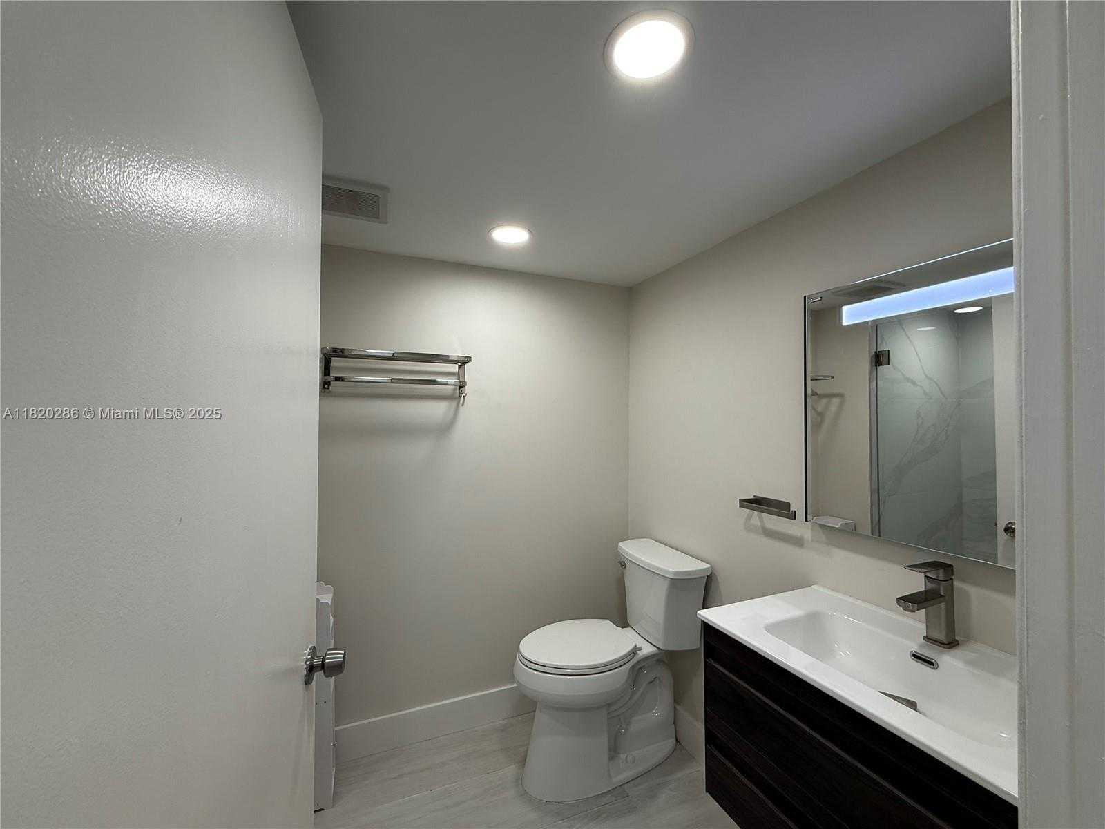 Small Image of 9405 FONTAINEBLEAU BLVD #113-22, Miami Number 23
