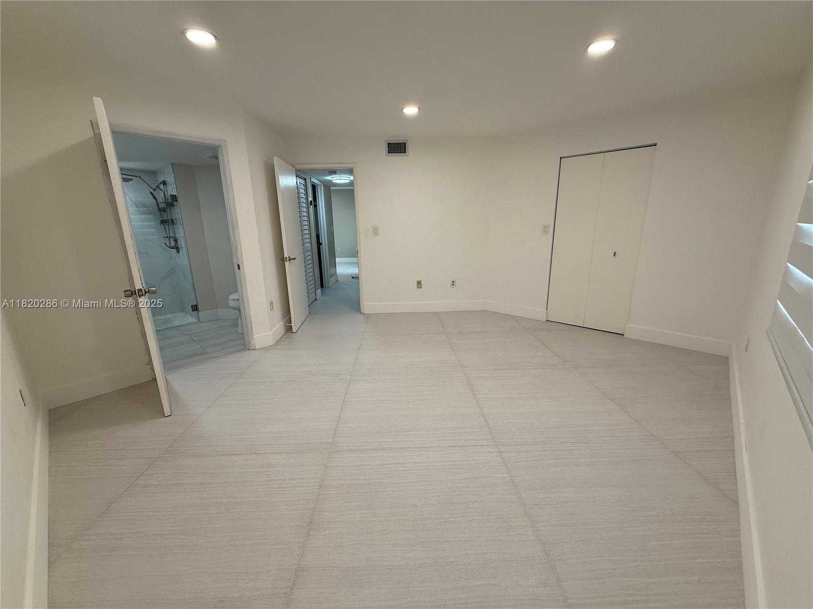 Small Image of 9405 FONTAINEBLEAU BLVD #113-22, Miami Number 26
