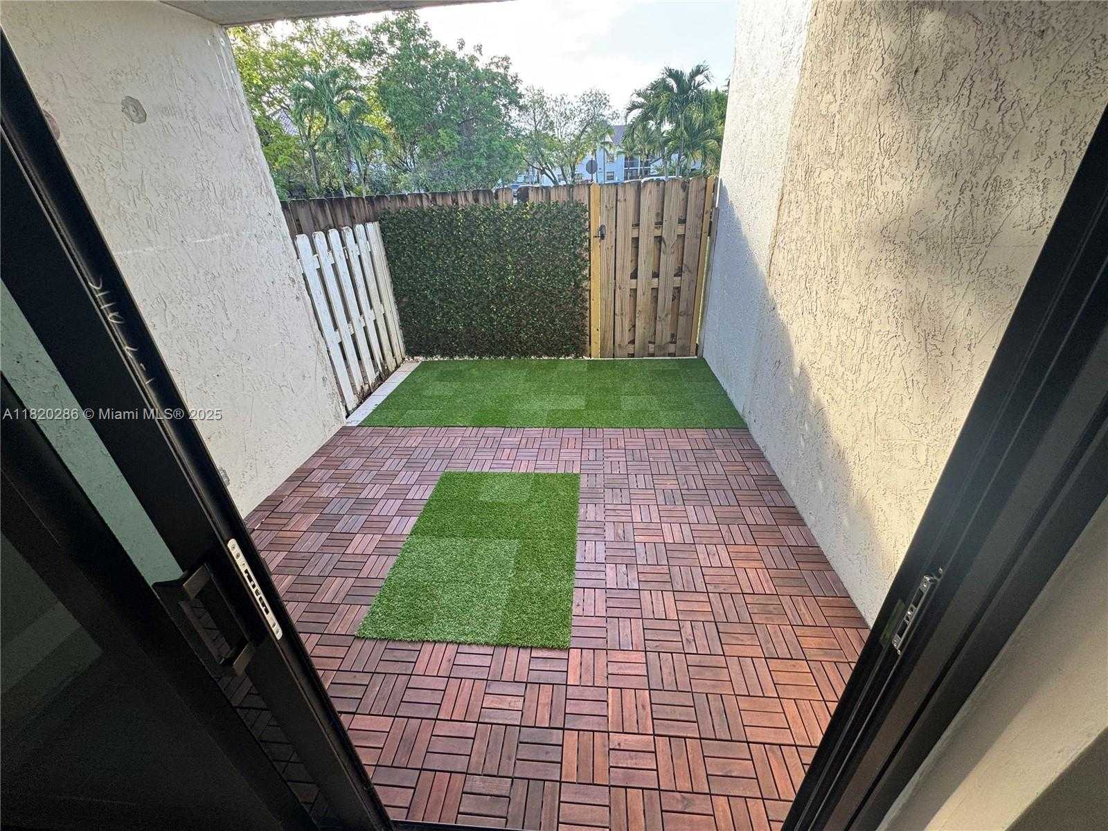 Small Image of 9405 FONTAINEBLEAU BLVD #113-22, Miami Number 39