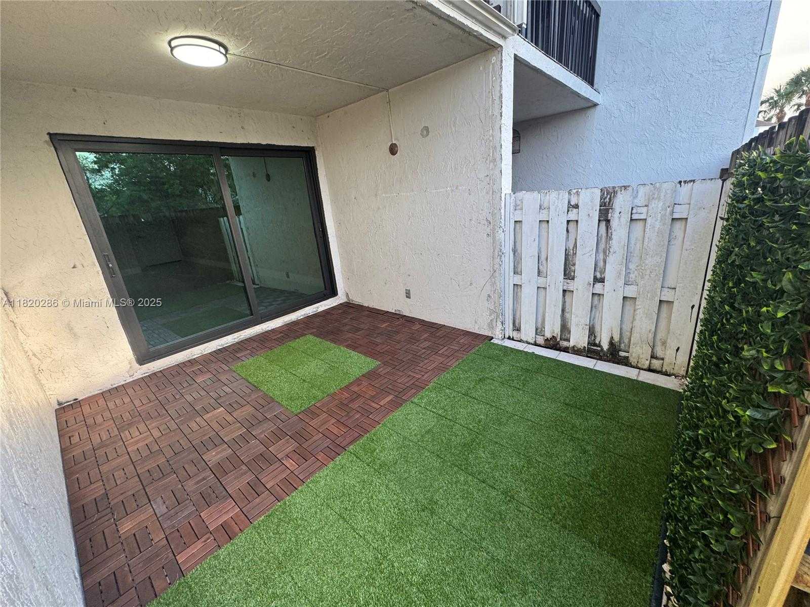 Small Image of 9405 FONTAINEBLEAU BLVD #113-22, Miami Number 40