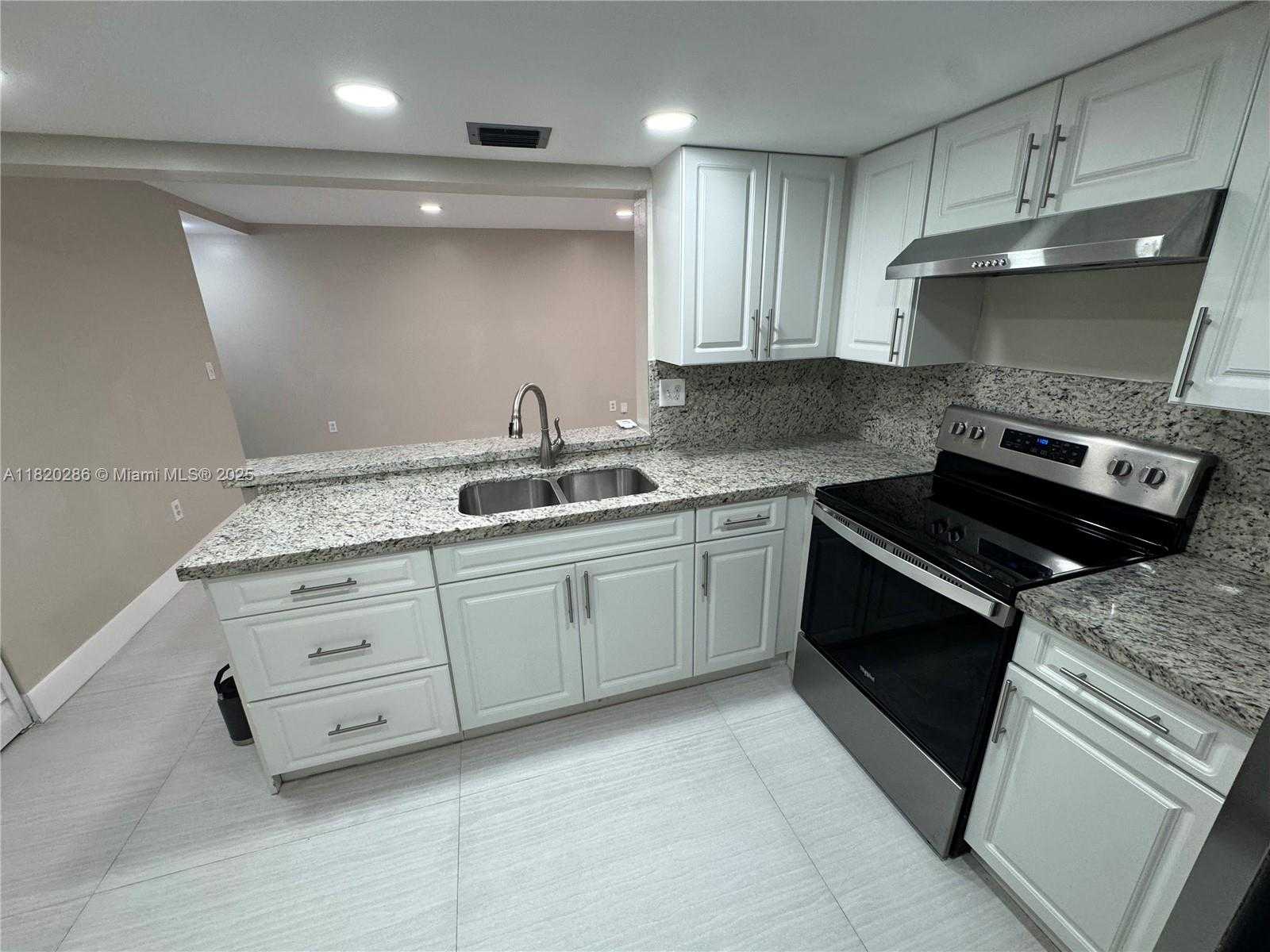 Small Image of 9405 FONTAINEBLEAU BLVD #113-22, Miami Number 43
