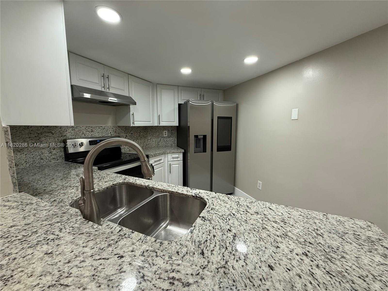 Small Image of 9405 FONTAINEBLEAU BLVD #113-22, Miami Number 5