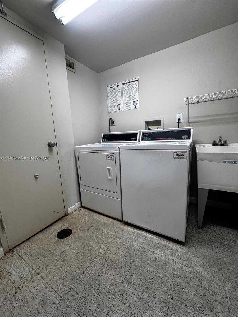 Small Image of 20505 EAST COUNTRY CLUB DR #734, Aventura Number 10