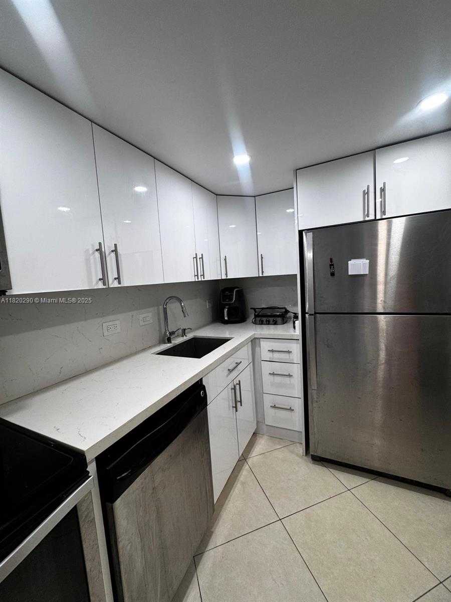 Small Image of 20505 EAST COUNTRY CLUB DR #734, Aventura Number 5