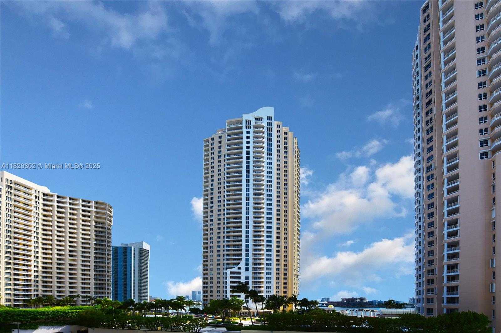 Small Image of 540 BRICKELL KEY DR #818, Miami Number 10