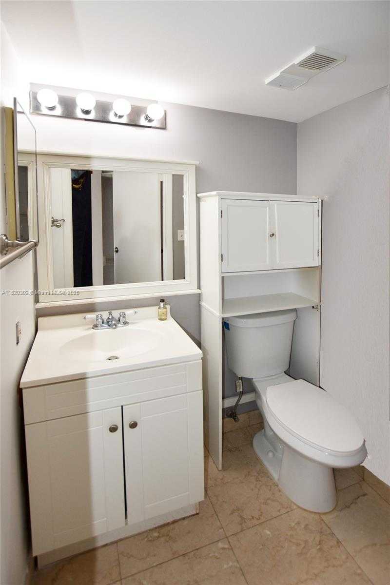 Small Image of 540 BRICKELL KEY DR #818, Miami Number 12