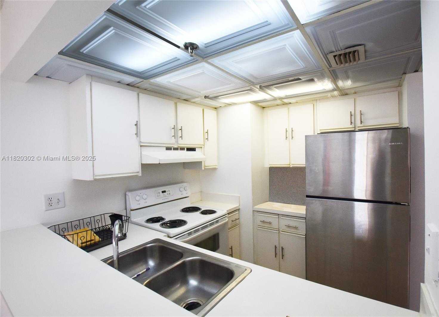 Small Image of 540 BRICKELL KEY DR #818, Miami Number 15