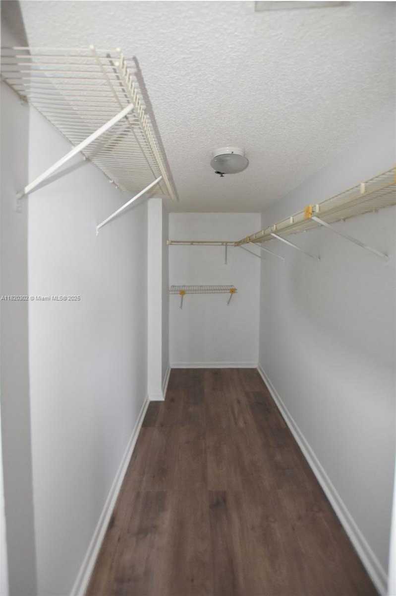 Small Image of 540 BRICKELL KEY DR #818, Miami Number 20