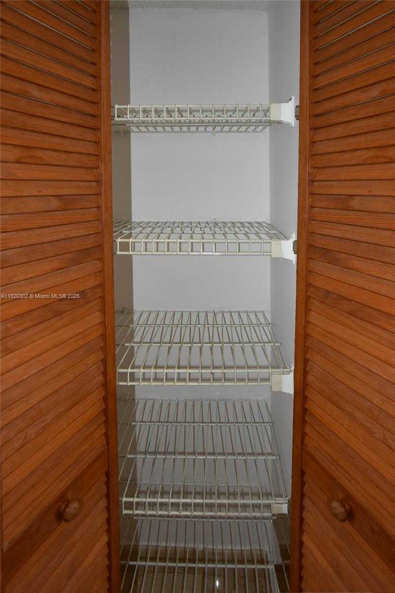Small Image of 540 BRICKELL KEY DR #818, Miami Number 35