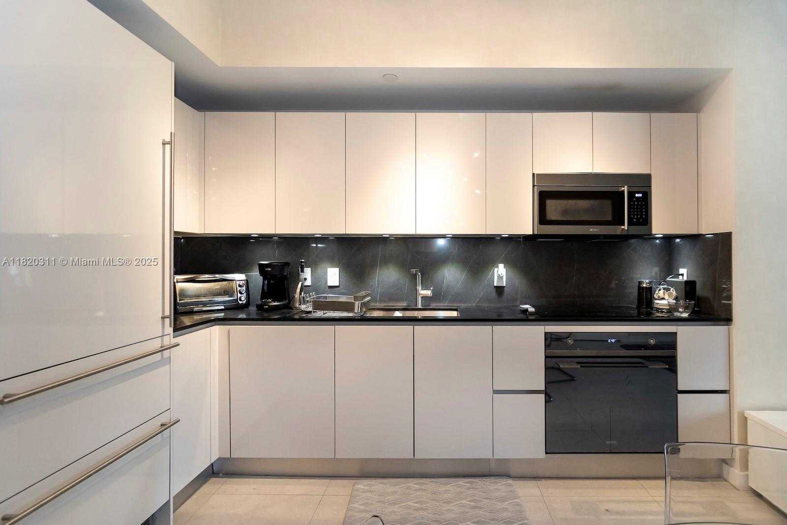 Small Image of 1010 BRICKELL AVE #2508, Miami Number 2