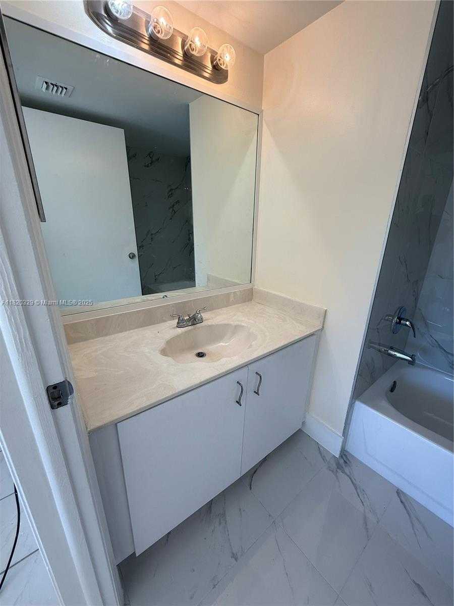 Small Image of 15501 SOUTH WEST 133RD PL #801, Miami Number 10