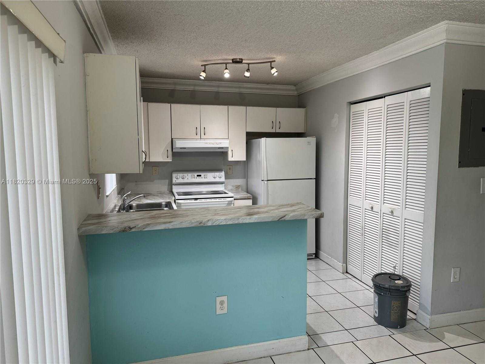 Small Image of 15501 SOUTH WEST 133RD PL #801, Miami Number 5