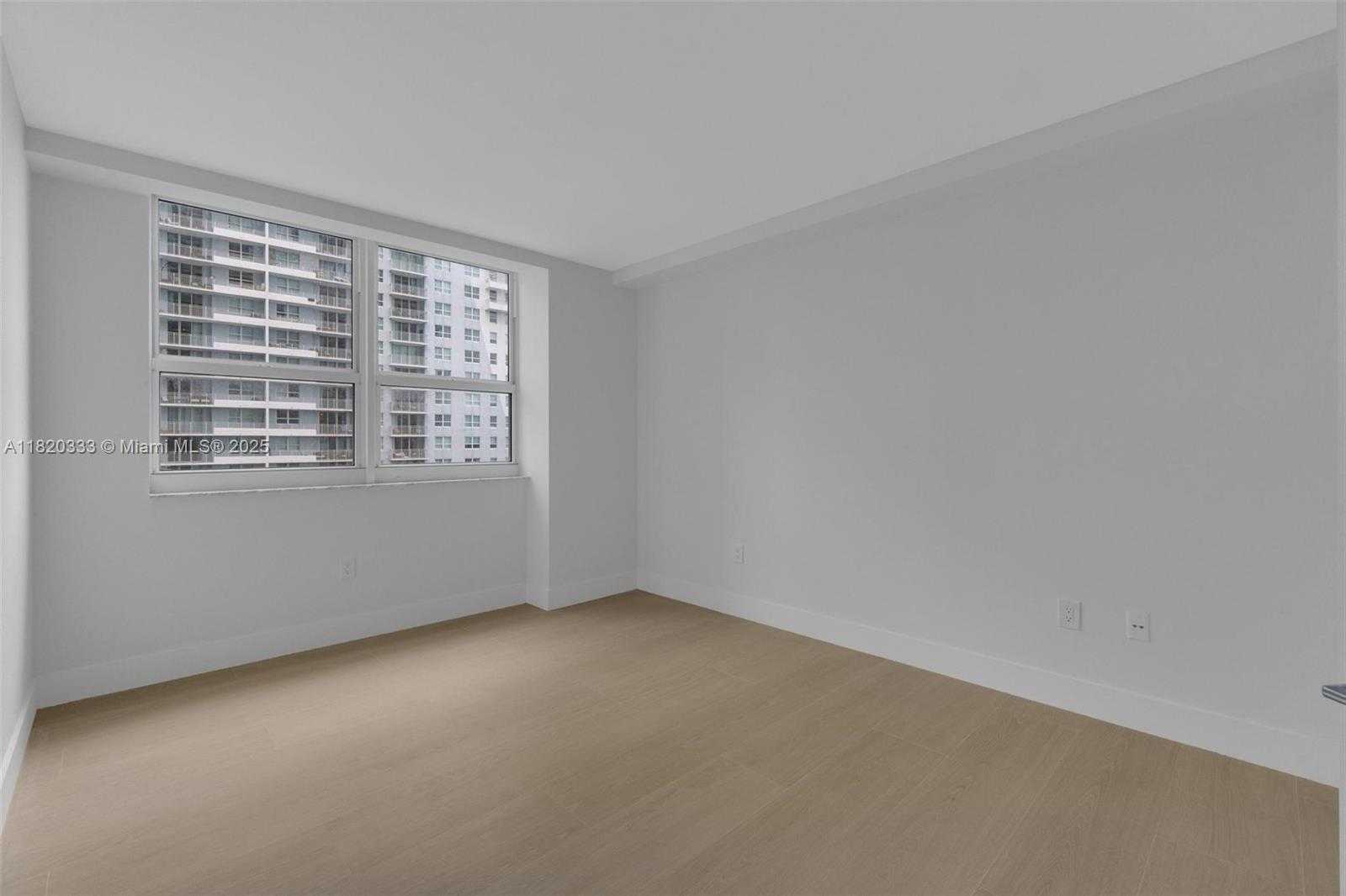 Small Image of 1155 BRICKELL BAY DR #1002, Miami Number 11