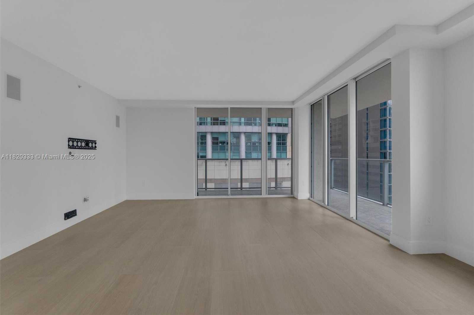 Small Image of 1155 BRICKELL BAY DR #1002, Miami Number 12