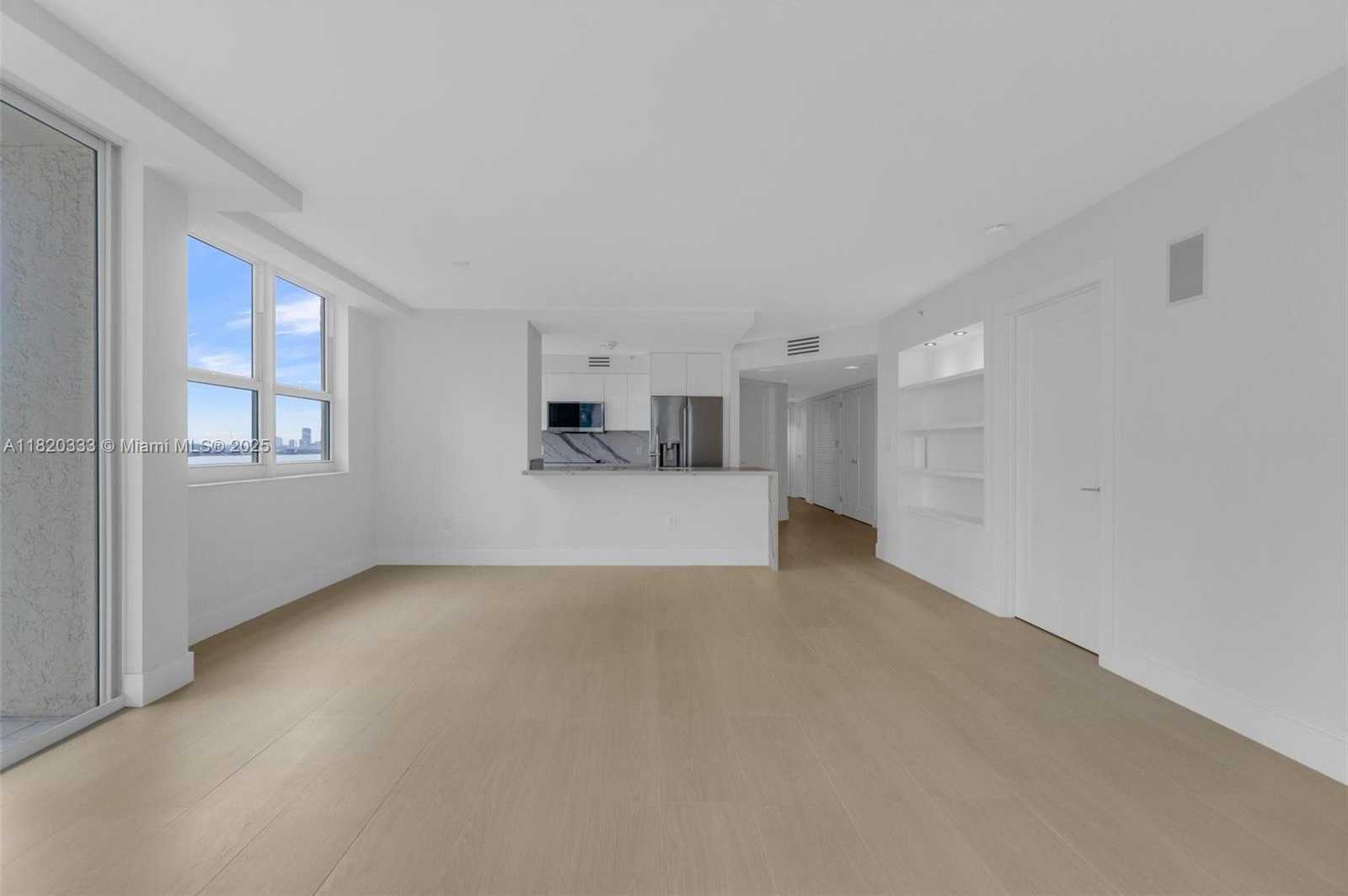 Small Image of 1155 BRICKELL BAY DR #1002, Miami Number 14