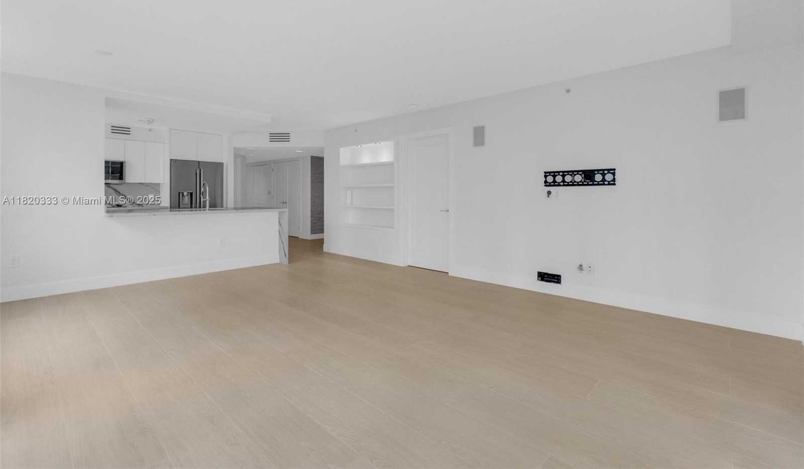 Small Image of 1155 BRICKELL BAY DR #1002, Miami Number 16