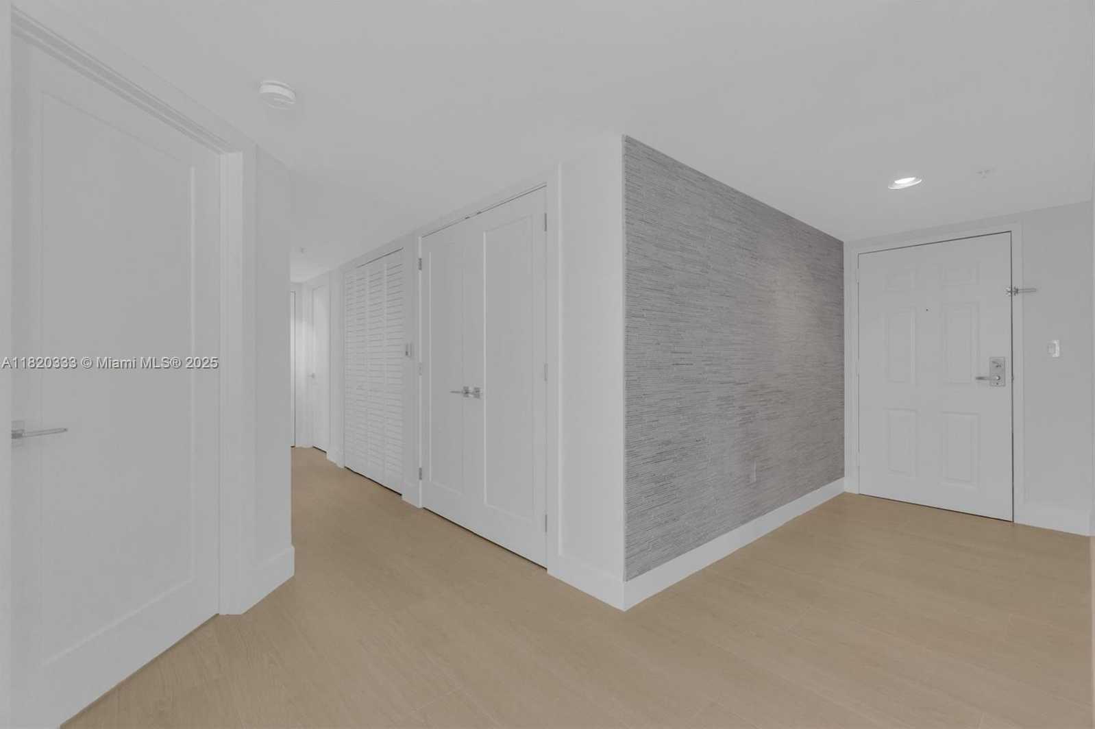 Small Image of 1155 BRICKELL BAY DR #1002, Miami Number 17