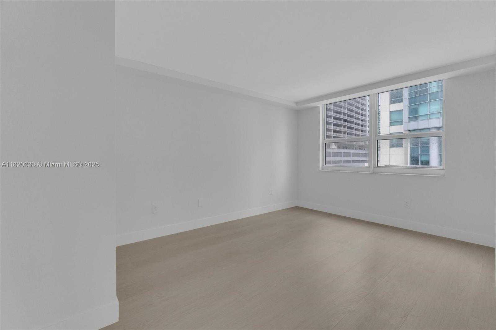 Small Image of 1155 BRICKELL BAY DR #1002, Miami Number 19