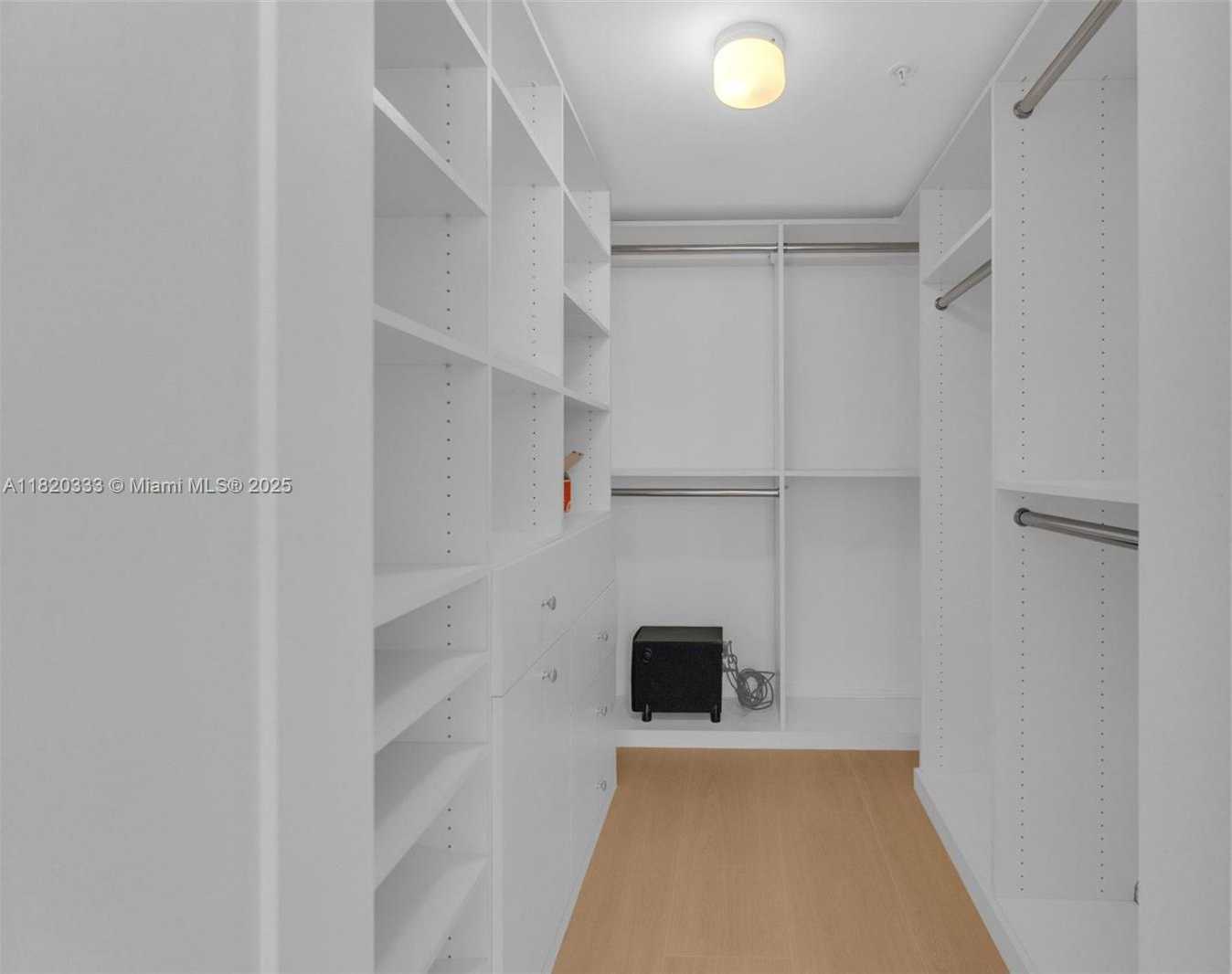 Small Image of 1155 BRICKELL BAY DR #1002, Miami Number 21