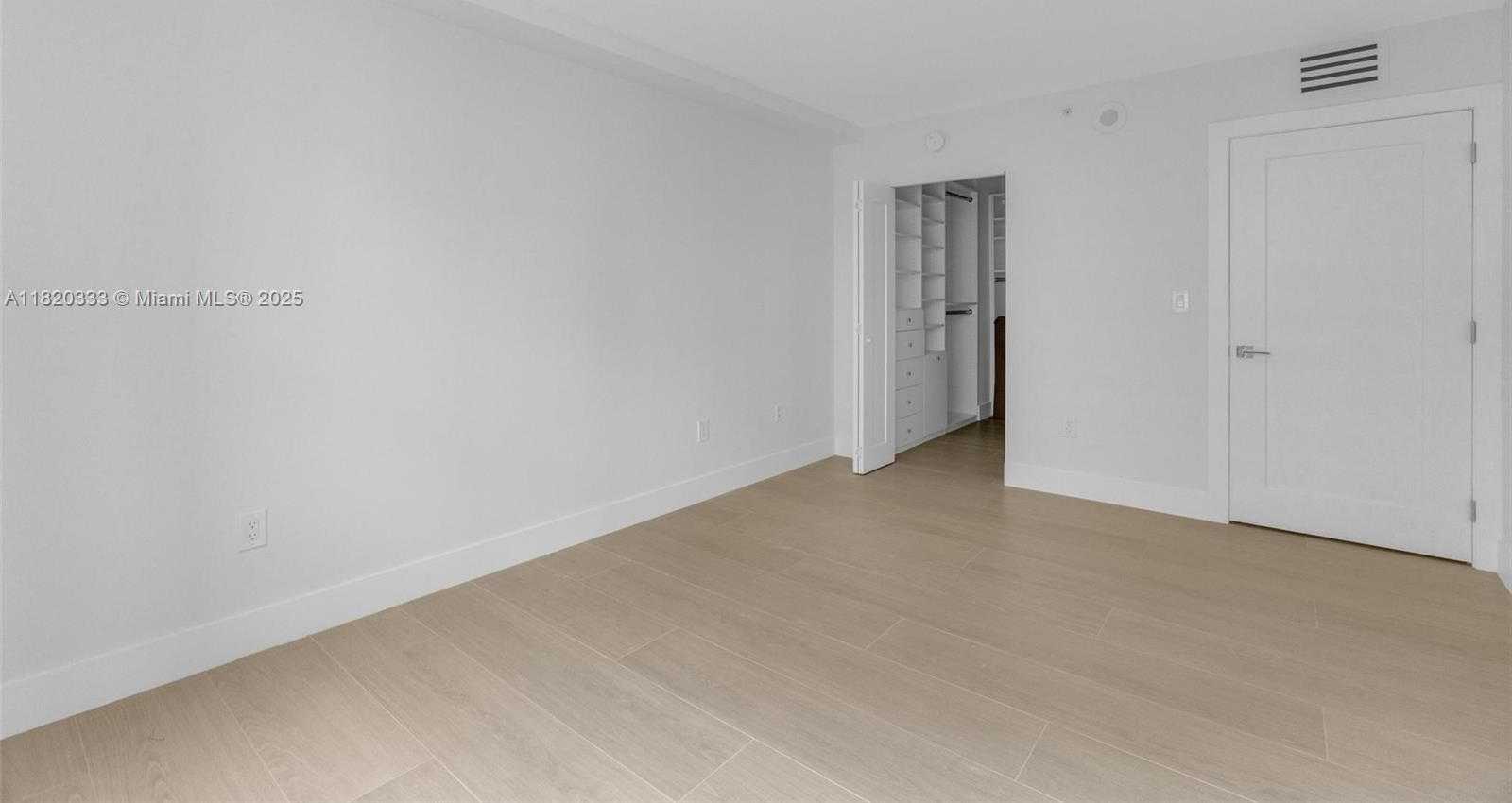 Small Image of 1155 BRICKELL BAY DR #1002, Miami Number 26
