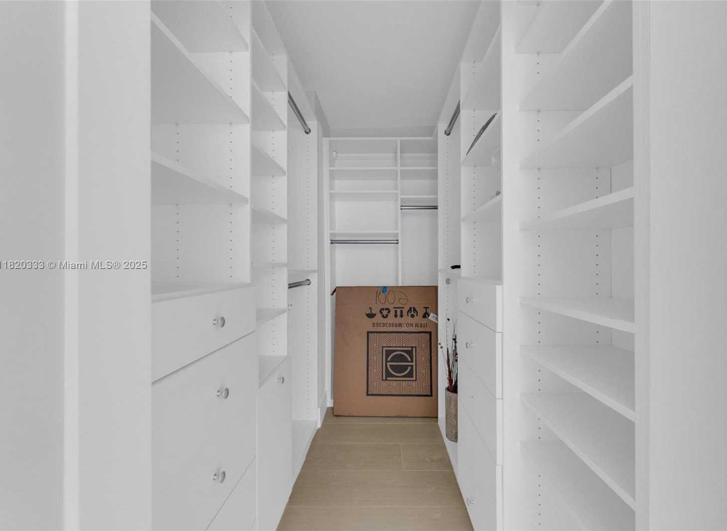 Small Image of 1155 BRICKELL BAY DR #1002, Miami Number 29
