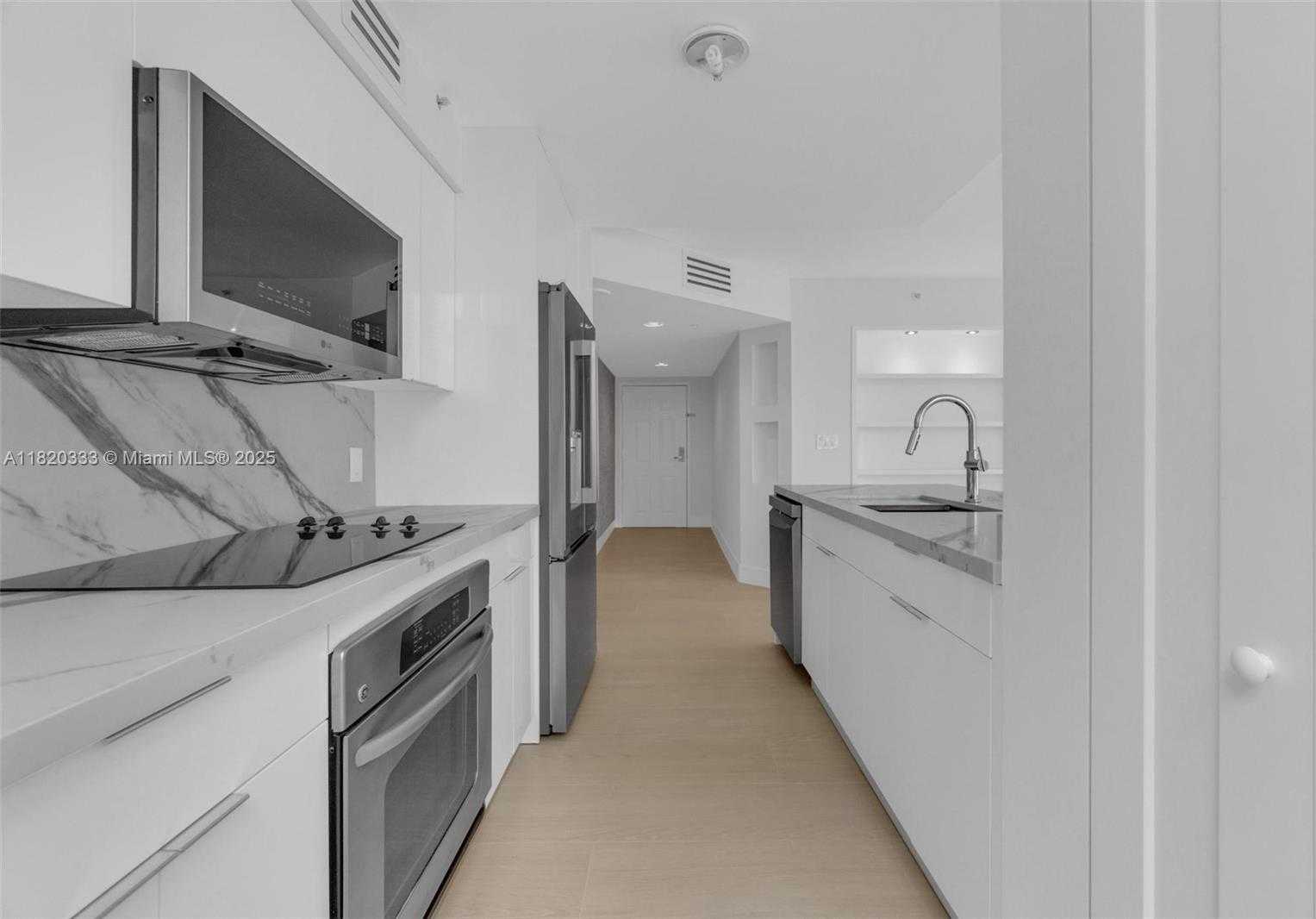 Small Image of 1155 BRICKELL BAY DR #1002, Miami Number 3
