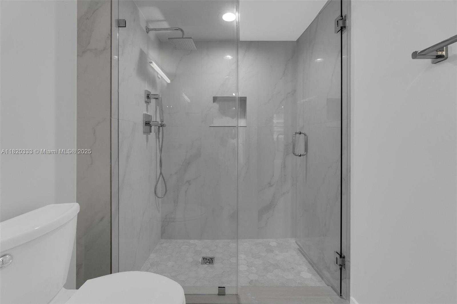Small Image of 1155 BRICKELL BAY DR #1002, Miami Number 31
