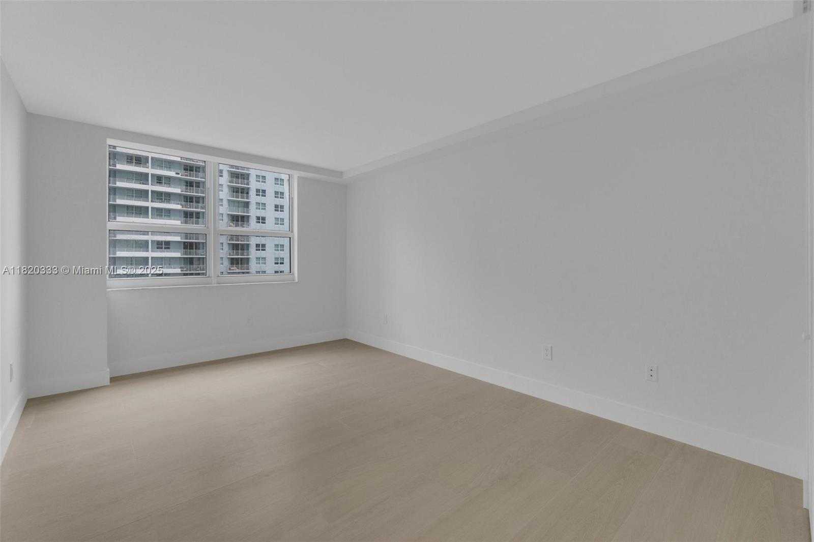 Small Image of 1155 BRICKELL BAY DR #1002, Miami Number 32