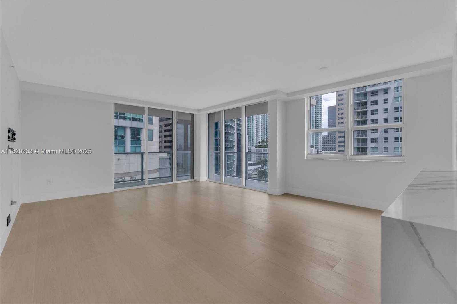 Small Image of 1155 BRICKELL BAY DR #1002, Miami Number 9