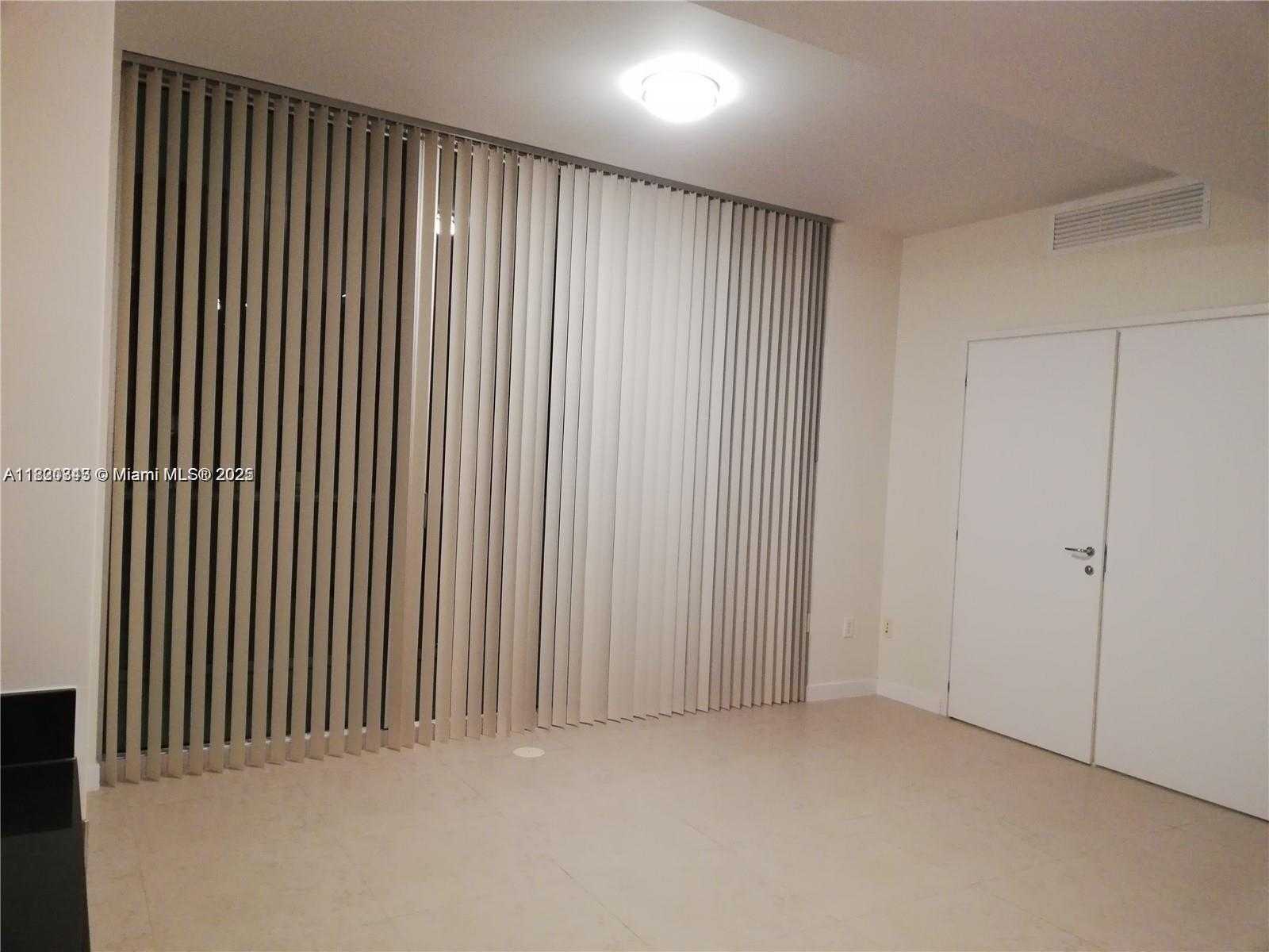 Small Image of 300 SOUTH BISCAYNE BLVD #T-2803, Miami Number 4