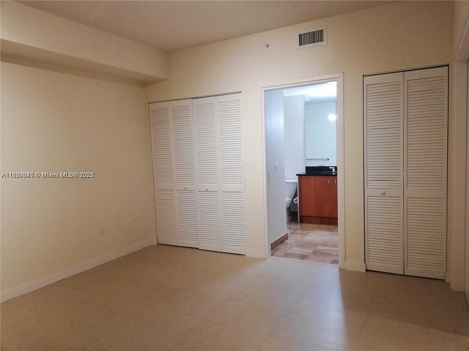 Small Image of 300 SOUTH BISCAYNE BLVD #T-2803, Miami Number 5