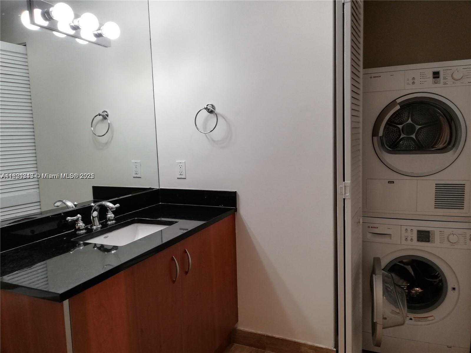 Small Image of 300 SOUTH BISCAYNE BLVD #T-2803, Miami Number 8