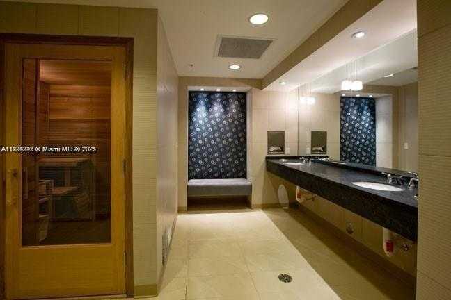Small Image of 300 SOUTH BISCAYNE BLVD #T-2803, Miami Number 9