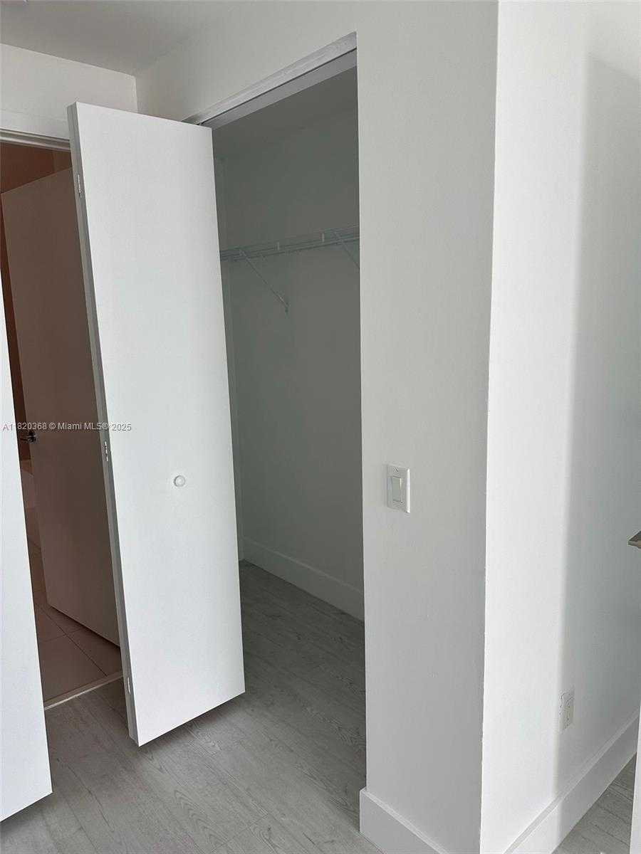 Small Image of 501 NORTH EAST 31ST ST #1001, Miami Number 13