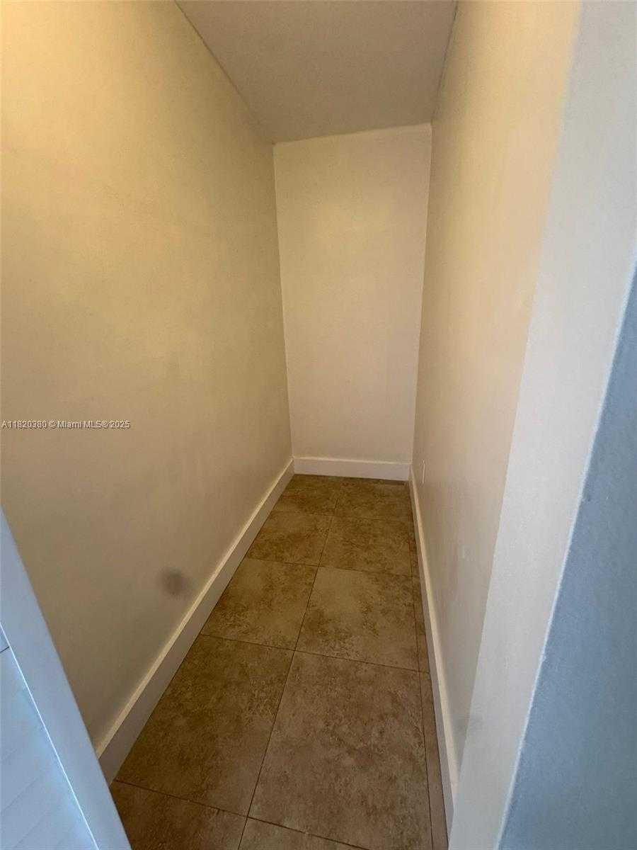 Small Image of 6195 NORTH WEST 186TH ST #116, Hialeah Number 10