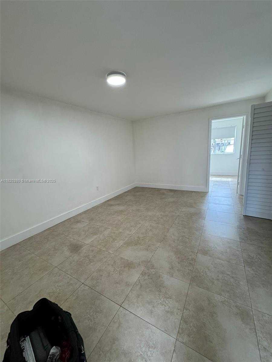 Small Image of 6195 NORTH WEST 186TH ST #116, Hialeah Number 7
