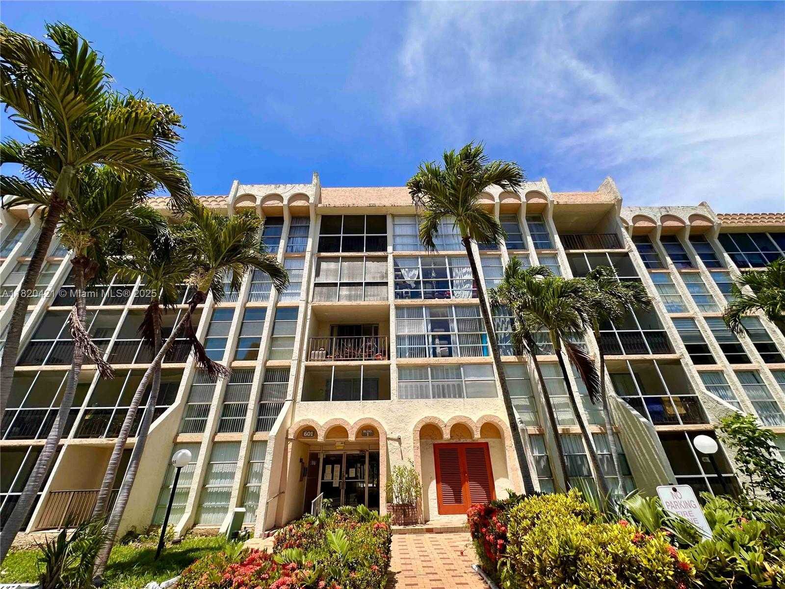 Small Image of 601 THREE ISLANDS BLVD #210, Hallandale Beach Number 7