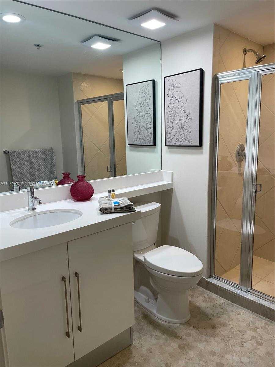 Small Image of 325 SOUTH BISCAYNE BLVD #2615, Miami Number 10