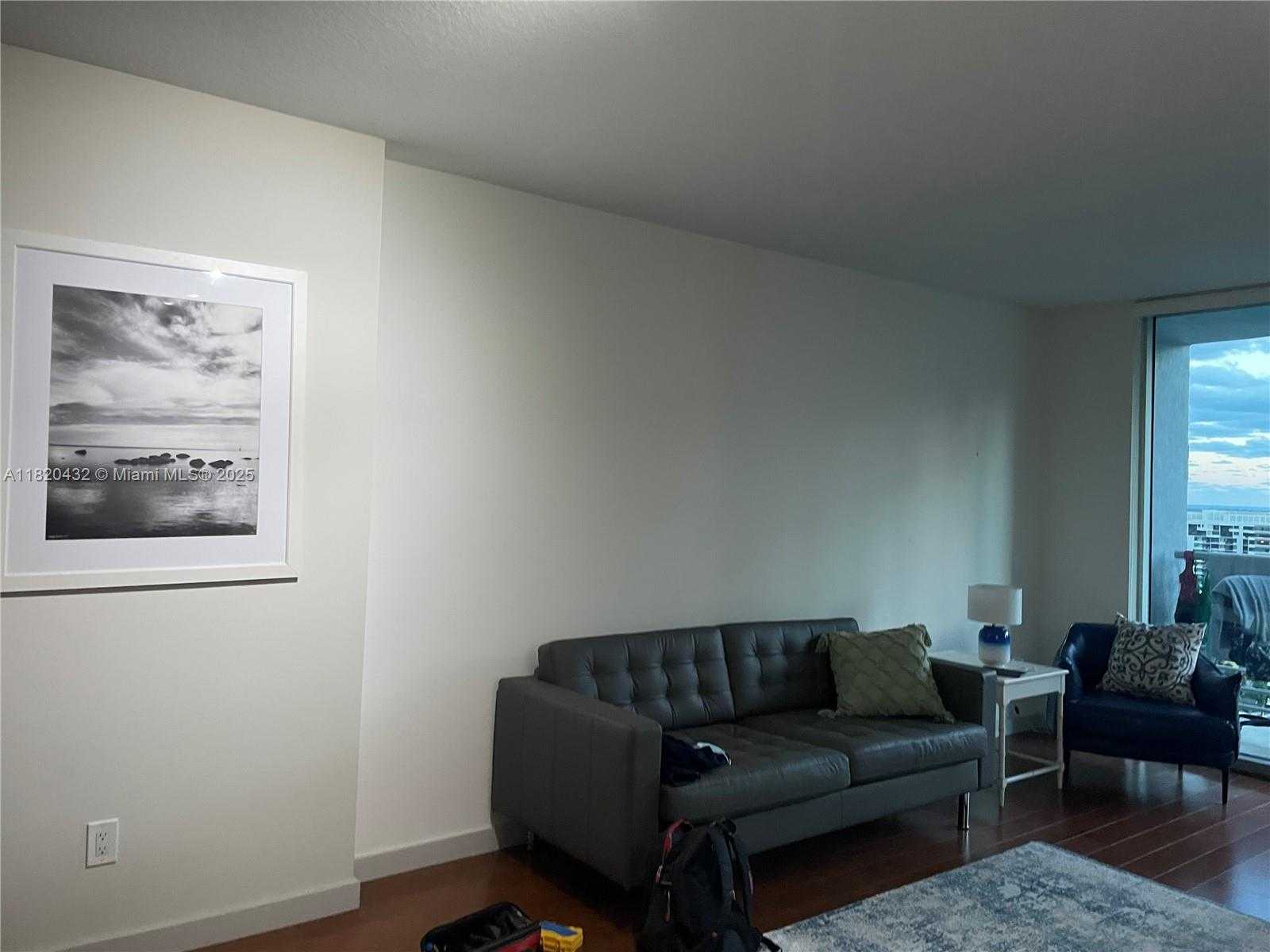 Small Image of 325 SOUTH BISCAYNE BLVD #2615, Miami Number 11