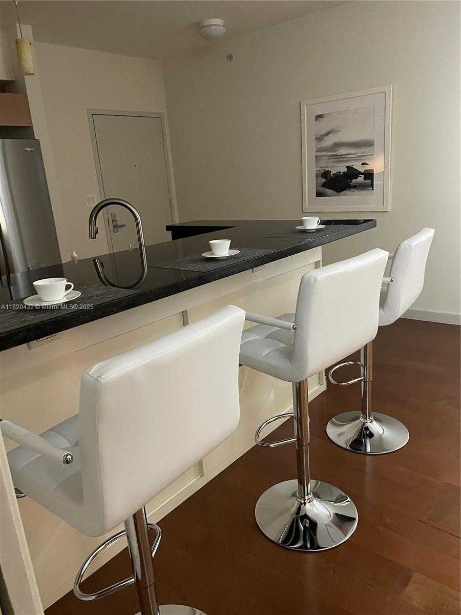 Small Image of 325 SOUTH BISCAYNE BLVD #2615, Miami Number 6