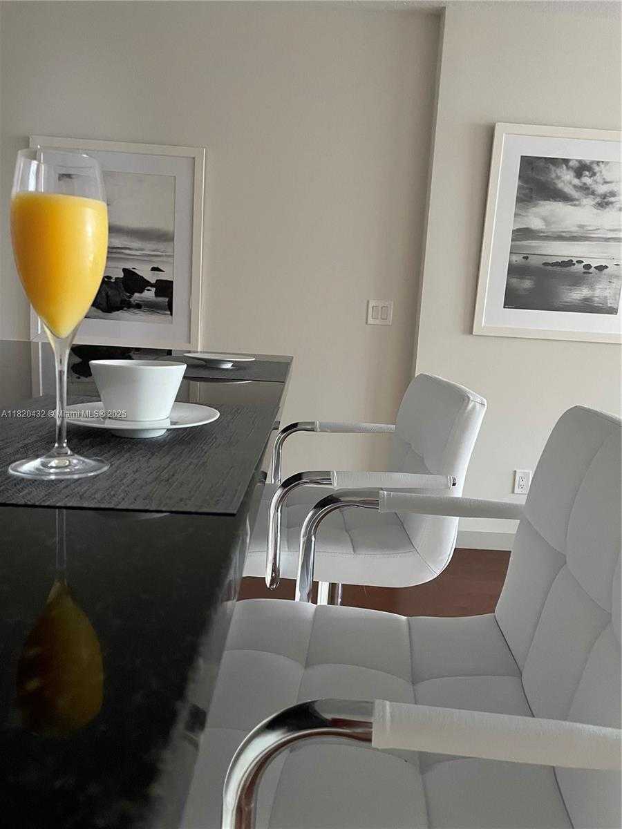 Small Image of 325 SOUTH BISCAYNE BLVD #2615, Miami Number 7