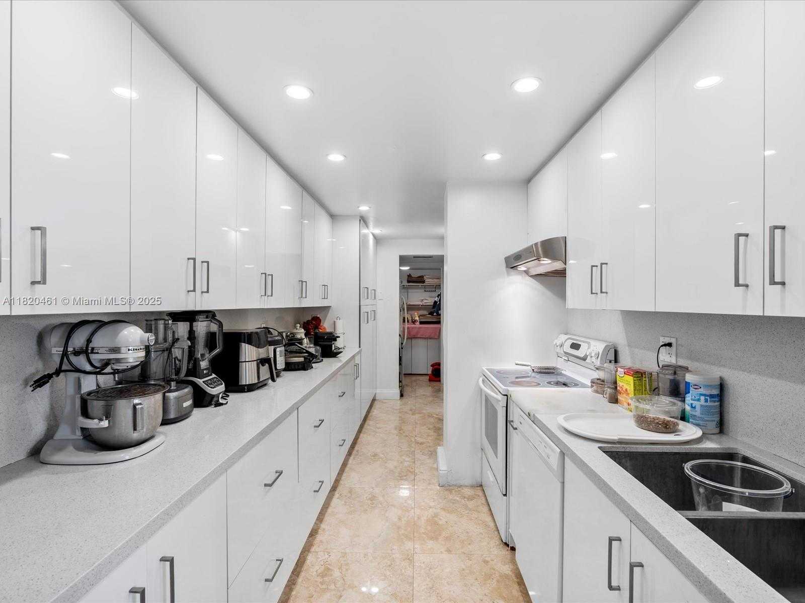 Small Image of 20335 WEST COUNTRY CLUB DR #2005, Aventura Number 20