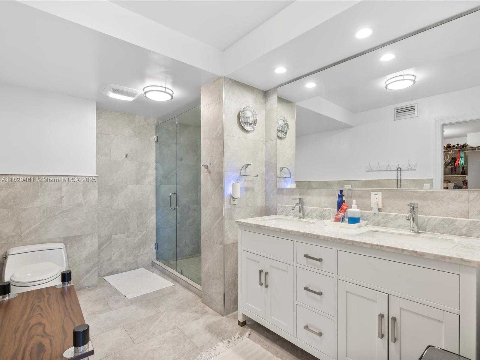 Small Image of 20335 WEST COUNTRY CLUB DR #2005, Aventura Number 26