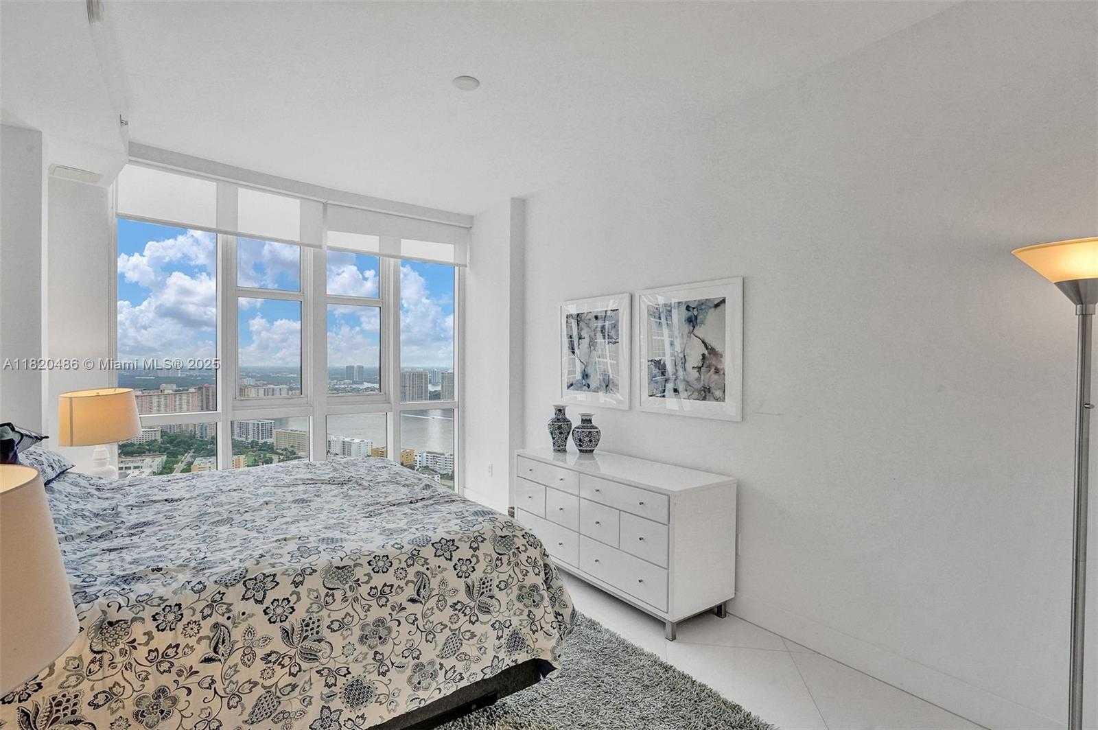 Small Image of 18201 COLLINS AVE #4809A, Sunny Isles Beach Number 5