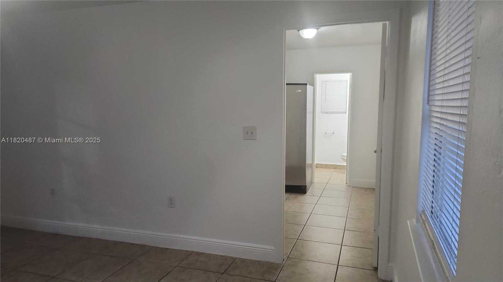 Small Image of 1842 JOHNSON ST #3, Hollywood Number 2