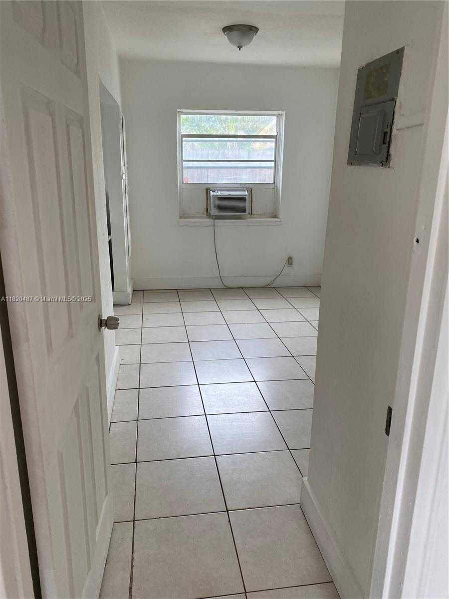 Small Image of 1842 JOHNSON ST #3, Hollywood Number 6