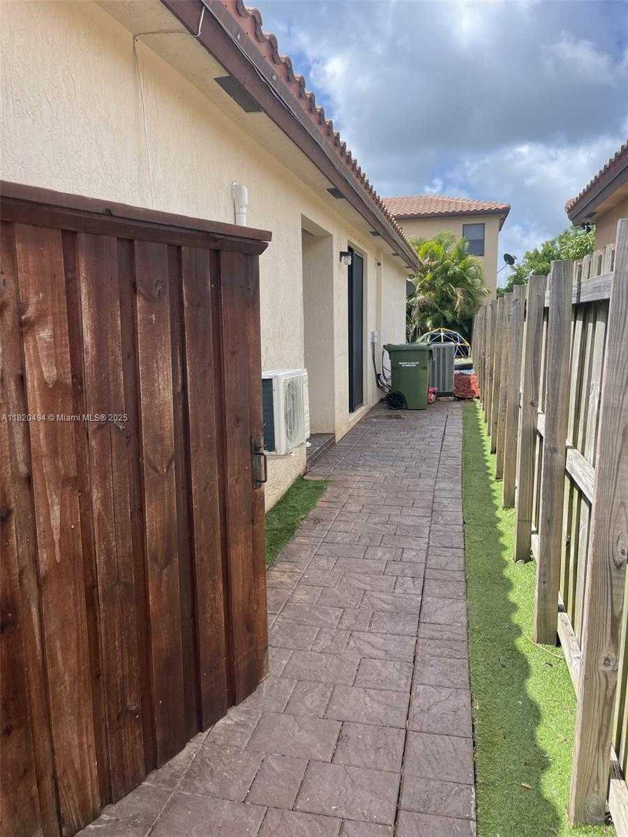 Small Image of 3530 SOUTH EAST 4TH ST, Homestead Number 2